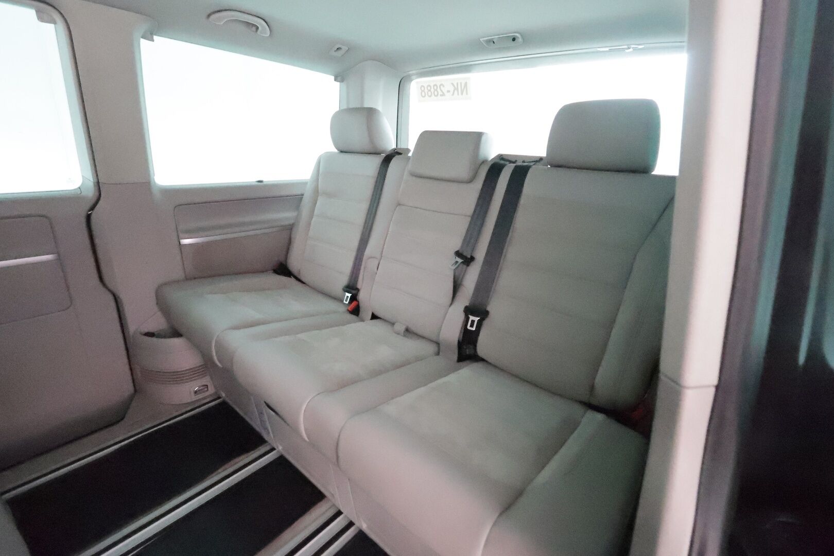 VOLKSWAGEN MULTIVAN 2016 2.0 TDi 150kW DSG 4Motion **Koukku / Webasto / 7- Paikkainen LED-valot / P. Tutkat Navi / DYNaudio / 2x Renkaat** - 2,99 % KORKOTARJOUS TÄHÄN AUTOON - 