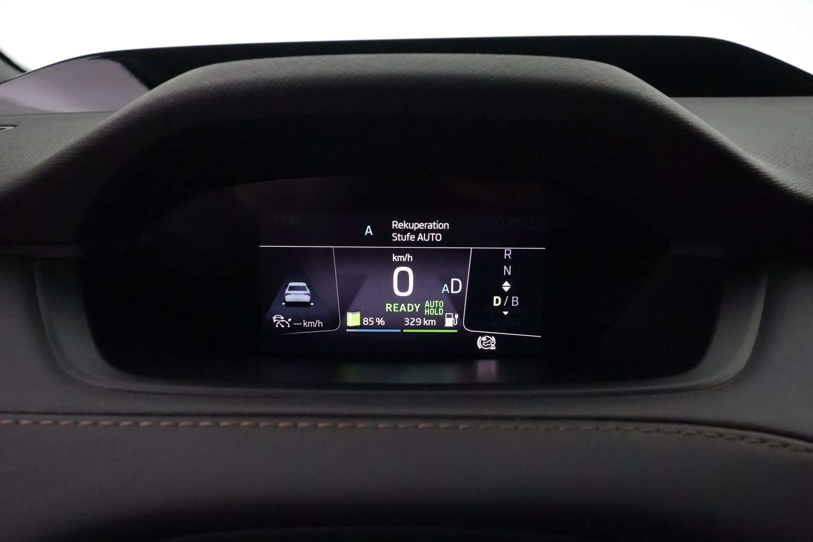 SKODA ENYAQ 2022 80x Founders Edition 1317/1895 iV**Hierovat Muistipenkit / HUD / 360° Kamera / Lämpöpumppu / Koukku / Adapt.Vakkari / Matrix-LED** - 3,99 % KORKOTARJOUS TÄHÄN AUTOON - Digimittaristo / Navi / Kaistavahti / KeylessGO / 2x Renkaat