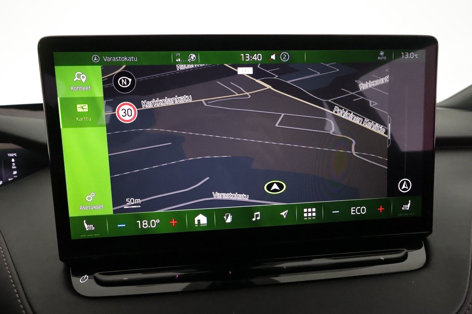 SKODA ENYAQ 2022 80x Founders Edition 1317/1895 iV**Hierovat Muistipenkit / HUD / 360° Kamera / Lämpöpumppu / Koukku / Adapt.Vakkari / Matrix-LED** - 3,99 % KORKOTARJOUS TÄHÄN AUTOON - Digimittaristo / Navi / Kaistavahti / KeylessGO / 2x Renkaat