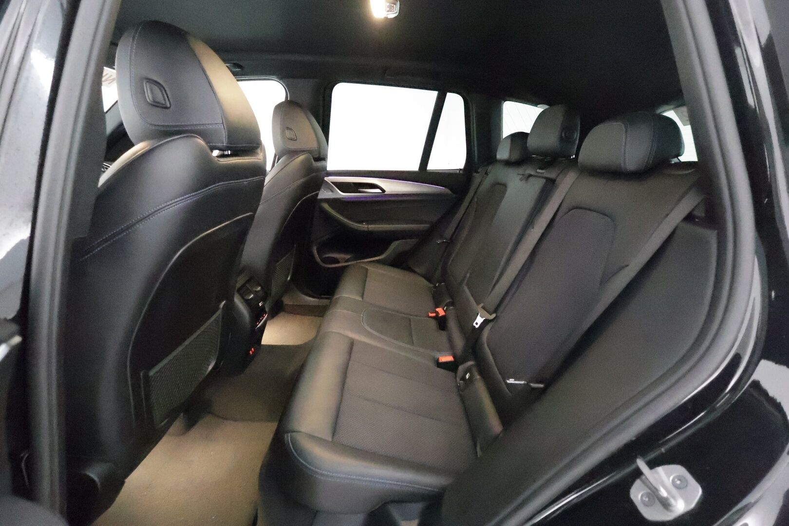 BMW X3 2021 xDrive30e M-Sport ** 360° Kamera / Adapt.Vakkari / Adapt. LED / HUD / Sporttipenkit / Navi / KeylessGO / 2x Renkaat** - 3,99 % KORKOTARJOUS TÄHÄN AUTOON - Akku kuntotarkastettu! / 2x alkuperäisillä alumiinivanteilla!