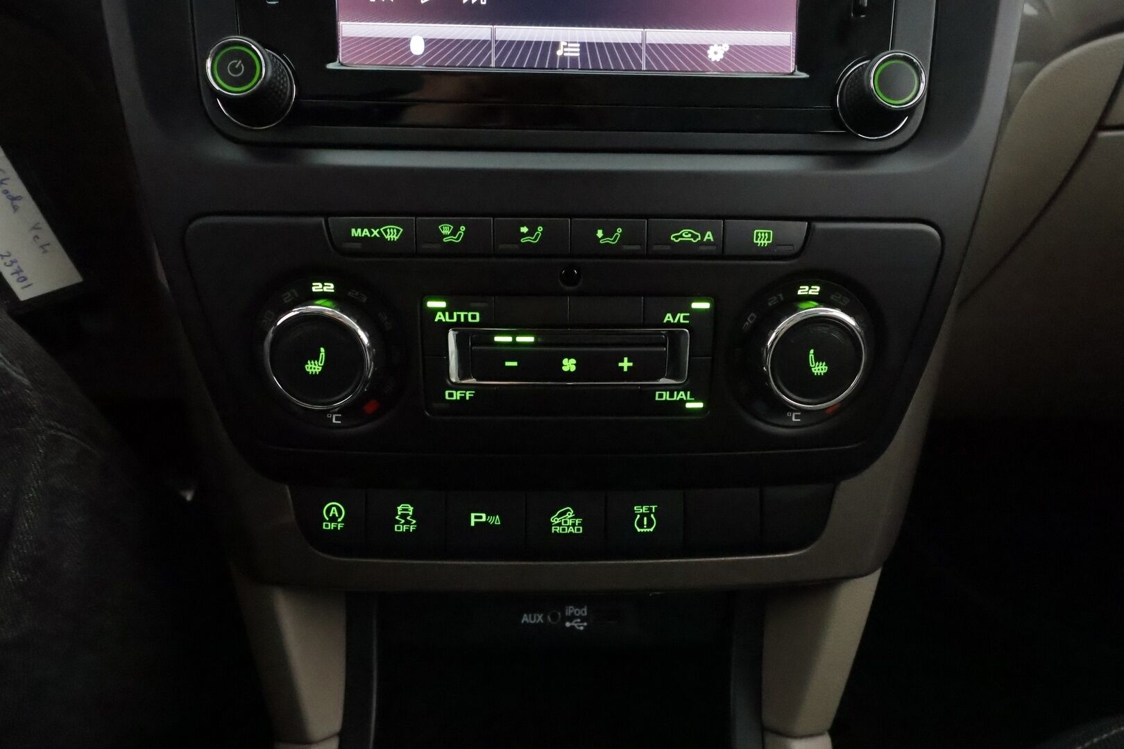SKODA YETI 2016 Outdoor 1,4 TSI 150 4x4 Style - Peruutuskamera / Facelift / Xenon / Muistipenkki / Vakkari / Smart Link / Juuri saapunut Tampereelle!