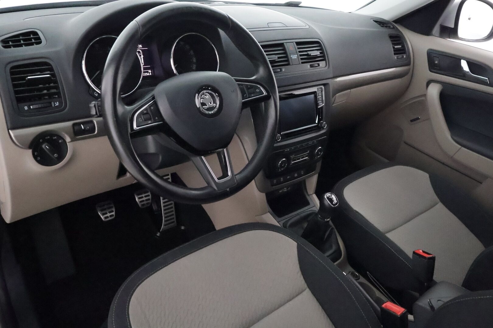 SKODA YETI 2016 Outdoor 1,4 TSI 150 4x4 Style - Peruutuskamera / Facelift / Xenon / Muistipenkki / Vakkari / Smart Link / Juuri saapunut Tampereelle!