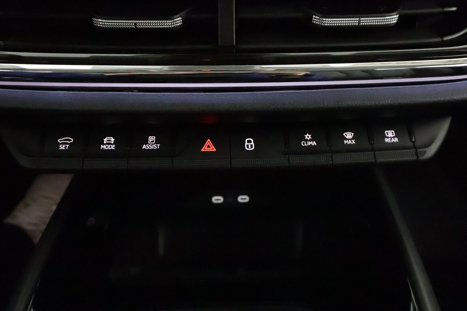 SKODA ENYAQ 2022 iV80 4x4 *ALV* Matrix LED / Lämpöpumppu / P.Kamera / Muistipenkit / Keyless / Navi - 3,99 % KORKOTARJOUS TÄHÄN AUTOON - Hierova kuskin penkki / Nahkaverhoilu / Apple&Android / Digimittaristo