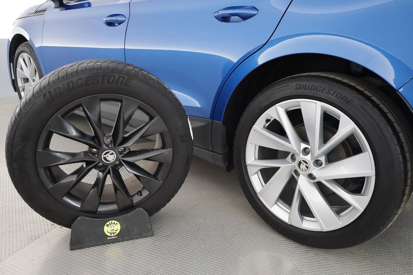 SKODA ENYAQ 2022 iV80 4x4 *ALV* Matrix LED / Lämpöpumppu / P.Kamera / Muistipenkit / Keyless / Navi - 3,99 % KORKOTARJOUS TÄHÄN AUTOON - Hierova kuskin penkki / Nahkaverhoilu / Apple&Android / Digimittaristo