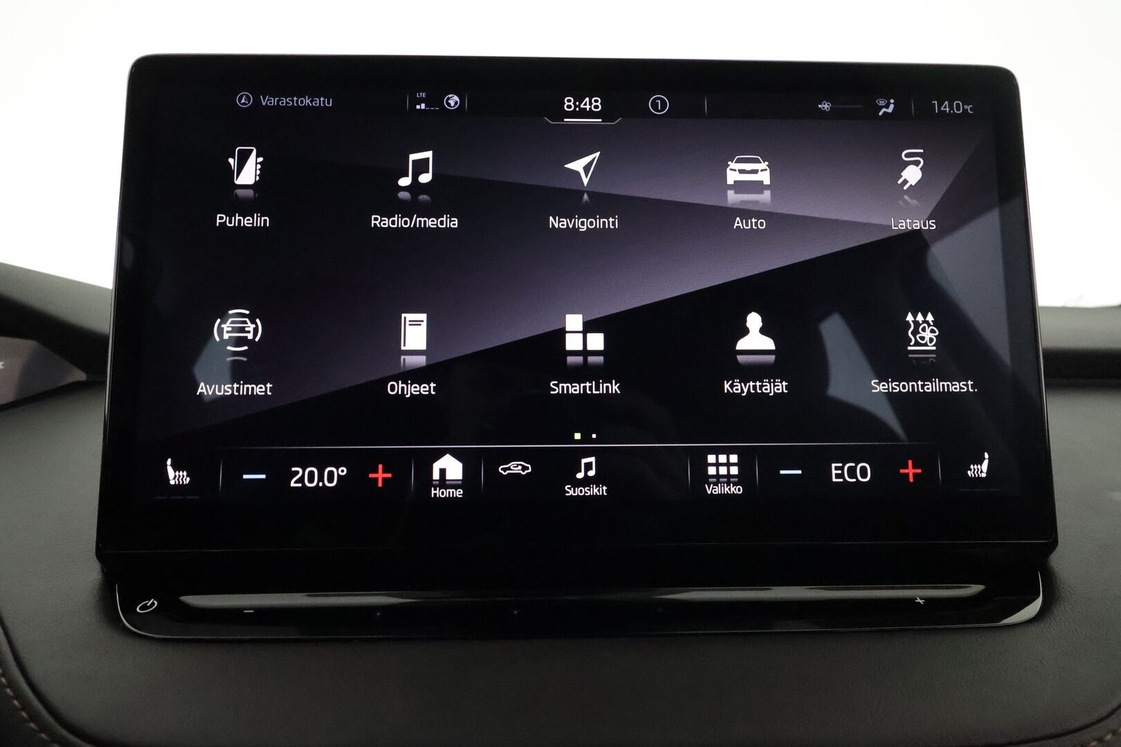 SKODA ENYAQ 2022 iV80 4x4 *ALV* Matrix LED / Lämpöpumppu / P.Kamera / Muistipenkit / Keyless / Navi - 3,99 % KORKOTARJOUS TÄHÄN AUTOON - Hierova kuskin penkki / Nahkaverhoilu / Apple&Android / Digimittaristo