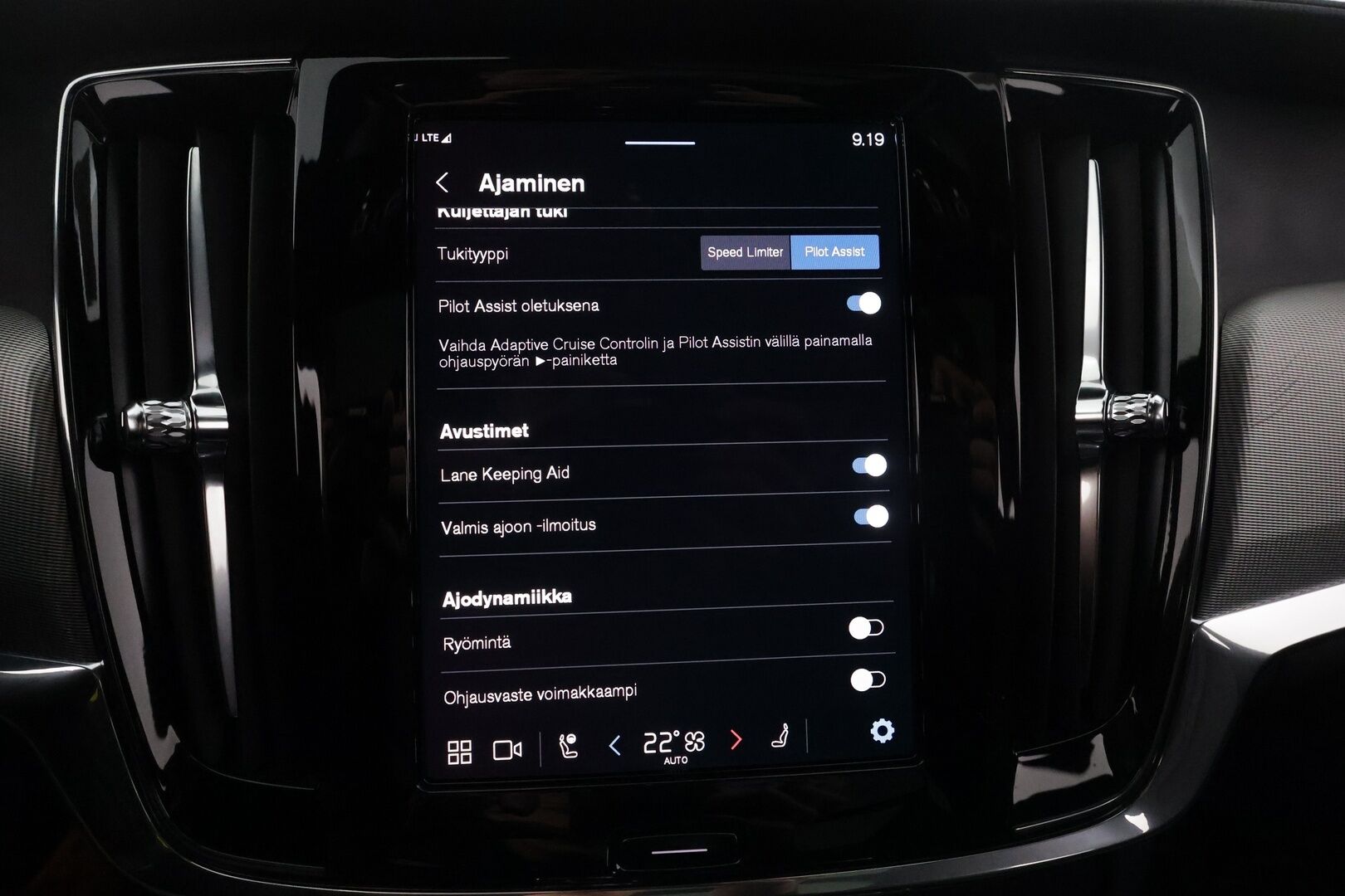Volvo V90 2023 T6 AWD Plus Dark Long Range **Panorama / 360° Kamera / Adapt. vakkari / Full-LED / Sporttinahat Muistilla / Koukku** - 3,99 % KORKOTARJOUS TÄHÄN AUTOON - Harman/Kardon / Apple&Android / Kaistavahti / KeylessGO