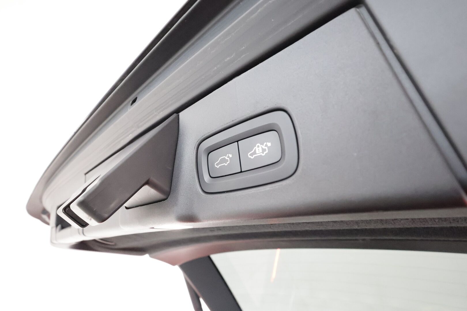 Volvo V90 2023 T6 AWD Plus Dark Long Range **Panorama / 360° Kamera / Adapt. vakkari / Full-LED / Sporttinahat Muistilla / Koukku** - 3,99 % KORKOTARJOUS TÄHÄN AUTOON - Harman/Kardon / Apple&Android / Kaistavahti / KeylessGO