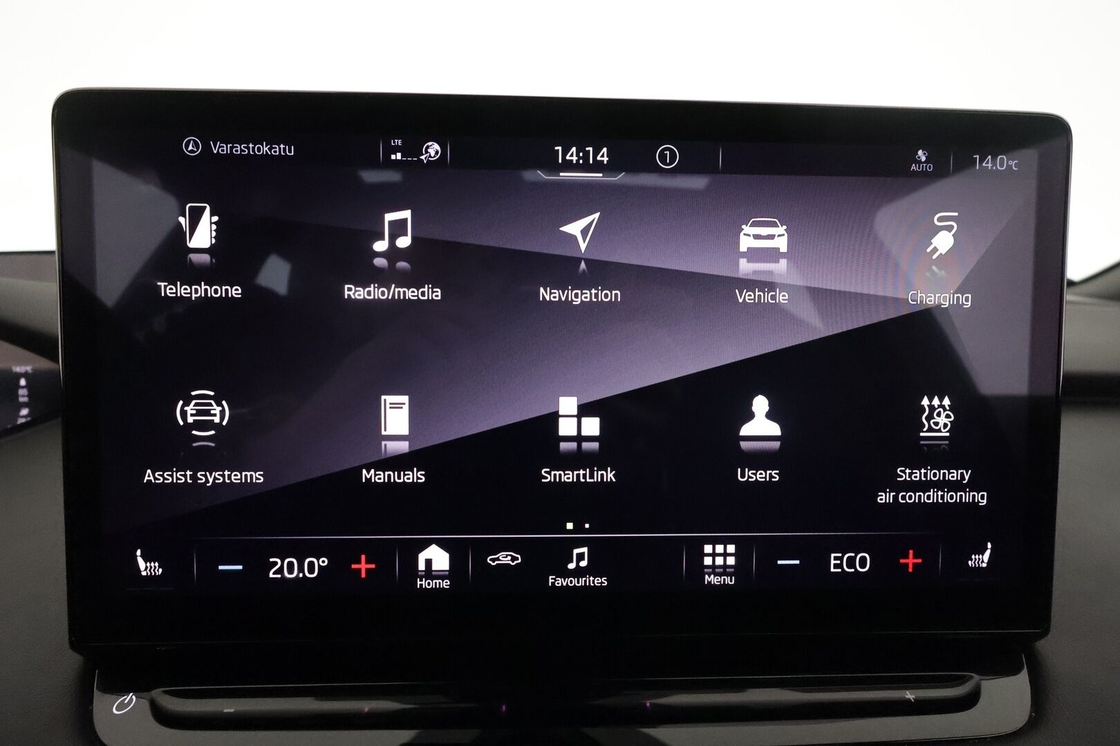 SKODA ENYAQ 2022 iV80 Sportline**Panorama / HUD / 360° Kamera / Lämpöpumppu / Matrix-LED / Muistipenkit / Navi / KeylessGO / 2x Renkaat** - 3,99 % KORKOTARJOUS TÄHÄN AUTOON - Kaistavahti / 3-Alueinen AC / Apple&Android / Kahdet renkaat