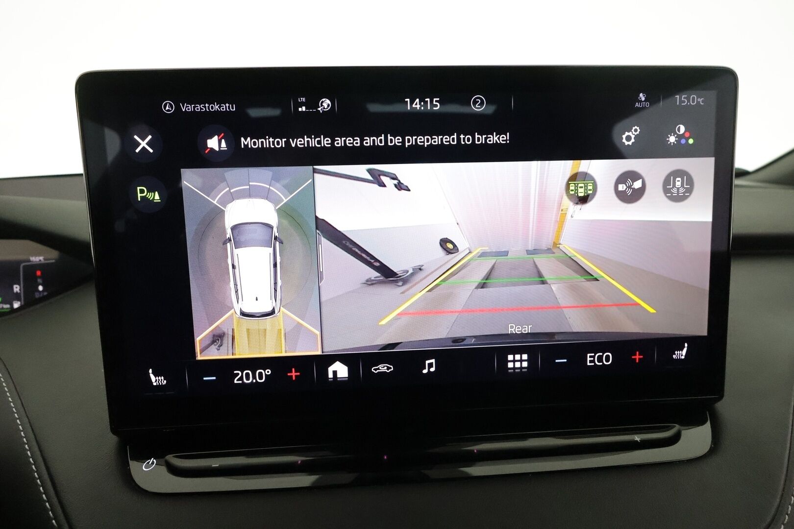 SKODA ENYAQ 2022 iV80 Sportline**Panorama / HUD / 360° Kamera / Lämpöpumppu / Matrix-LED / Muistipenkit / Navi / KeylessGO / 2x Renkaat** - 3,99 % KORKOTARJOUS TÄHÄN AUTOON - Kaistavahti / 3-Alueinen AC / Apple&Android / Kahdet renkaat