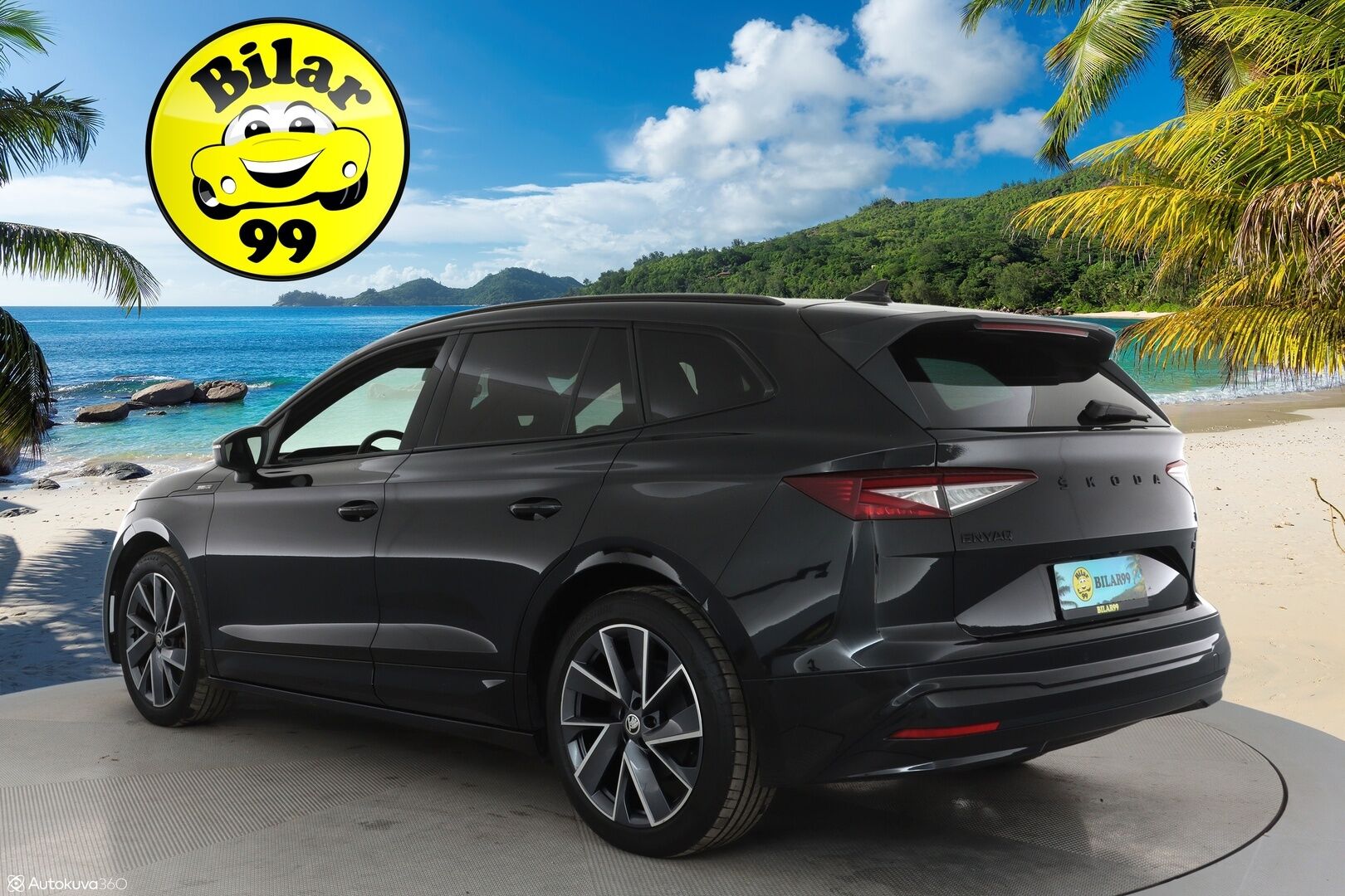 SKODA ENYAQ 2022 iV80 Sportline**Panorama / HUD / 360° Kamera / Lämpöpumppu / Matrix-LED / Muistipenkit / Navi / KeylessGO / 2x Renkaat** - 3,99 % KORKOTARJOUS TÄHÄN AUTOON - Kaistavahti / 3-Alueinen AC / Apple&Android / Kahdet renkaat