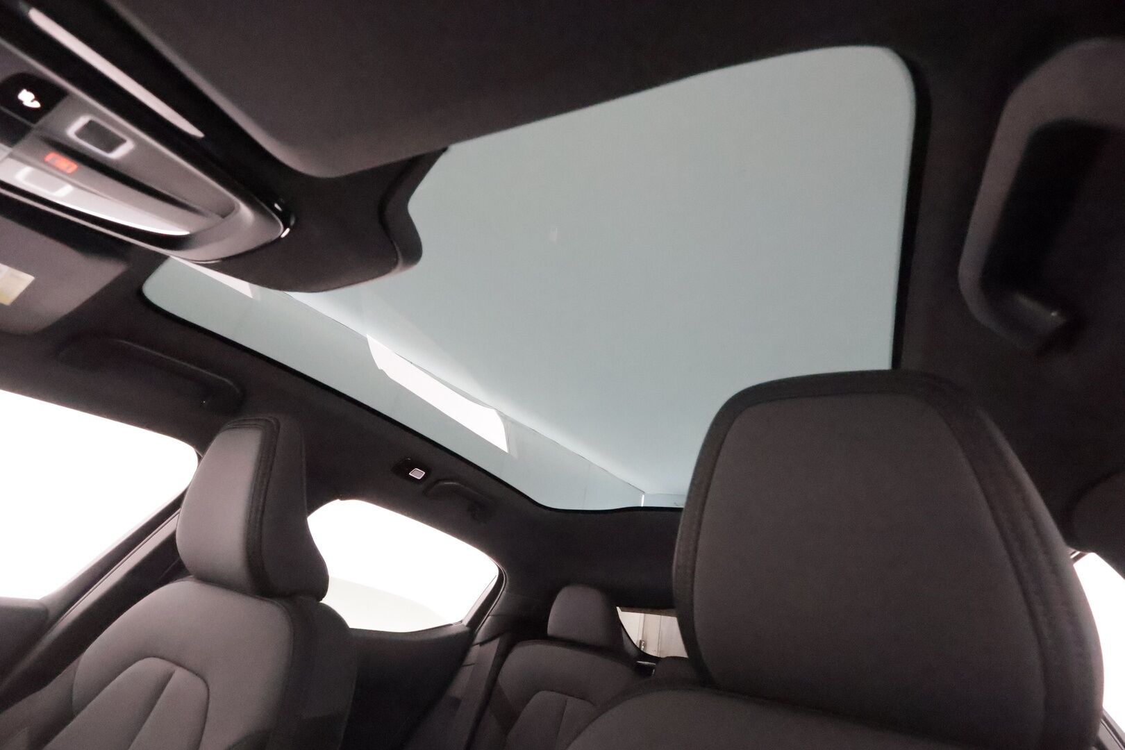 POLESTAR 2 2022 Standard Single Motor **Lasikatto / 360° Kamera / Lämpöpumppu / Adapt.Vakkari / Pixel-LED / Sporttipenkki Muistilla** - Harman/Kardon / Google Maps / Kaistavahti / KeylessGO