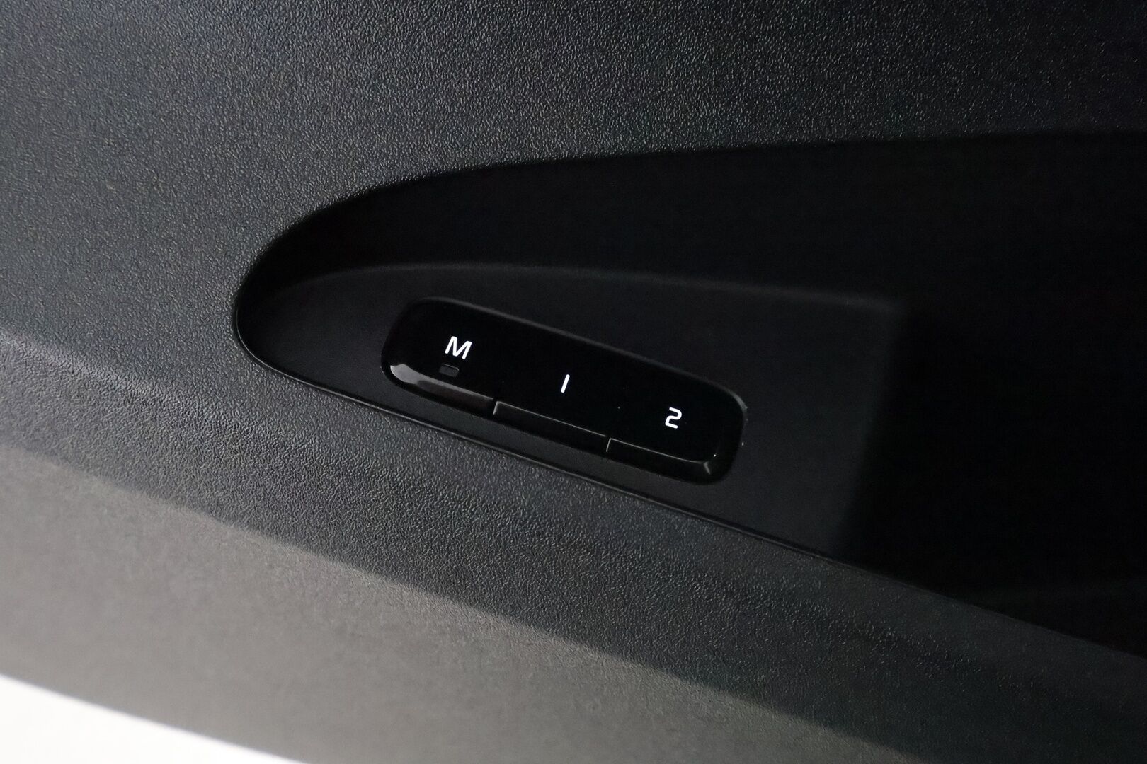 POLESTAR 2 2023 Standard Range Single Motor **Lasikatto / 360° Kamera / Lämpöpumppu / Koukku / Adapt.Vakkari / Sporttipenkki Muistilla** - 3,99 % KORKOTARJOUS TÄHÄN AUTOON - Harman/Kardon / LED-valot / Google Maps / KeylessGO