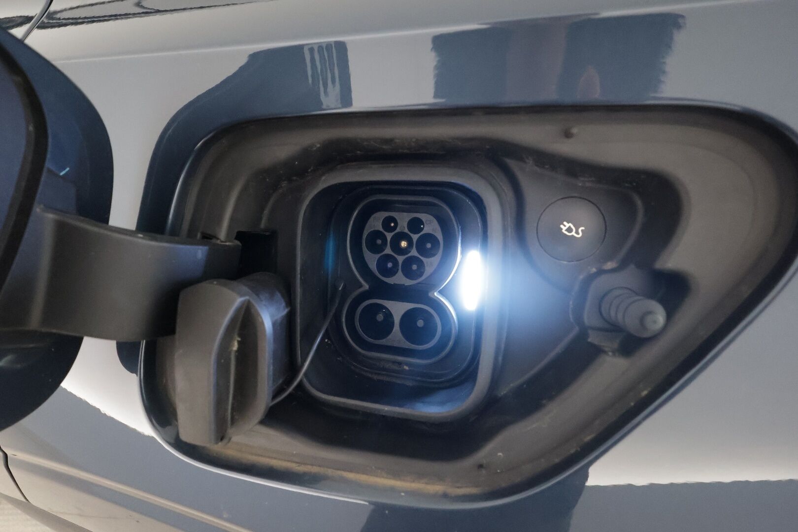 POLESTAR 2 2023 Standard Range Single Motor **Lasikatto / 360° Kamera / Lämpöpumppu / Koukku / Adapt.Vakkari / Sporttipenkki Muistilla** - 3,99 % KORKOTARJOUS TÄHÄN AUTOON - Harman/Kardon / LED-valot / Google Maps / KeylessGO