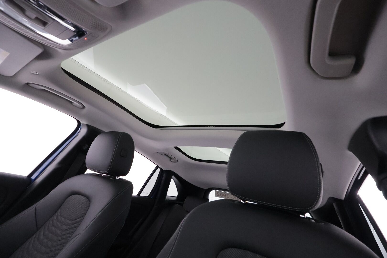 MERCEDES-BENZ EQA 2024 300 4MATIC *Panorama / 360° Kamera / Widescreen / Adapt.Vakkari / LED-High Performance / Navi / Kaistavahti / KeylessGO* - 3,99 % KORKOTARJOUS TÄHÄN AUTOON - 