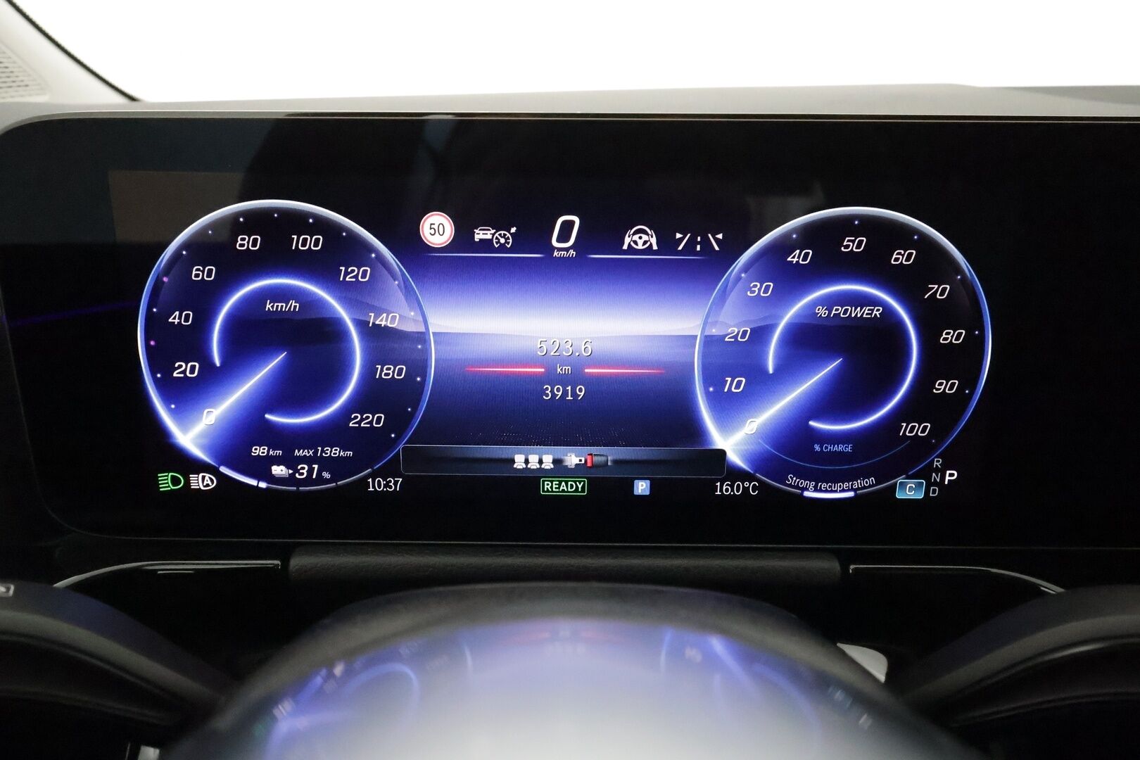 MERCEDES-BENZ EQA 2024 300 4MATIC *Panorama / 360° Kamera / Widescreen / Adapt.Vakkari / LED-High Performance / Navi / Kaistavahti / KeylessGO* - 3,99 % KORKOTARJOUS TÄHÄN AUTOON - 