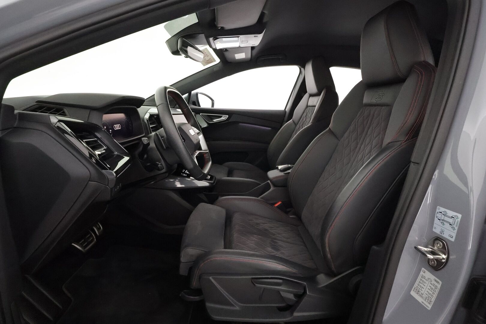 AUDI Q4 E-TRON 2022 40 e-tron Sportback S-Line **HUD / Matrix-LED / Adapt.Vakkari / P. Kamera / SONOS / Sporttipenkit / Navi / Kaistavahti** - 3,99 % KORKOTARJOUS TÄHÄN AUTOON - Akku kuntotarkastettu / Timantti Nahka-Alcantara Sisusta /  KeylessGO / 2x Renkaat