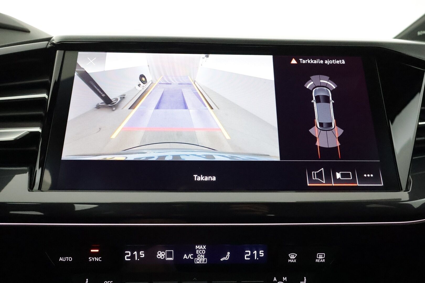 AUDI Q4 E-TRON 2022 40 e-tron Sportback S-Line **HUD / Matrix-LED / Adapt.Vakkari / P. Kamera / SONOS / Sporttipenkit / Navi / Kaistavahti** - 3,99 % KORKOTARJOUS TÄHÄN AUTOON - Akku kuntotarkastettu / Timantti Nahka-Alcantara Sisusta /  KeylessGO / 2x Renkaat