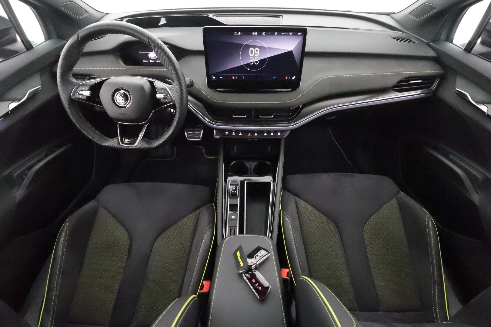 SKODA ENYAQ 2023 80 iV 4x4 RS Coupe **Lasikatto / Lämpöpumppu / Matrix-LED / Adapt.Vakkari / Muistipenkki / P. Kamera / Canton / HUD** - 3,99 % KORKOTARJOUS TÄHÄN AUTOON - Akku kuntotarkastettu / Navi /Apple&Android / Kaistavahti / Digimittaristo / KeylessGO