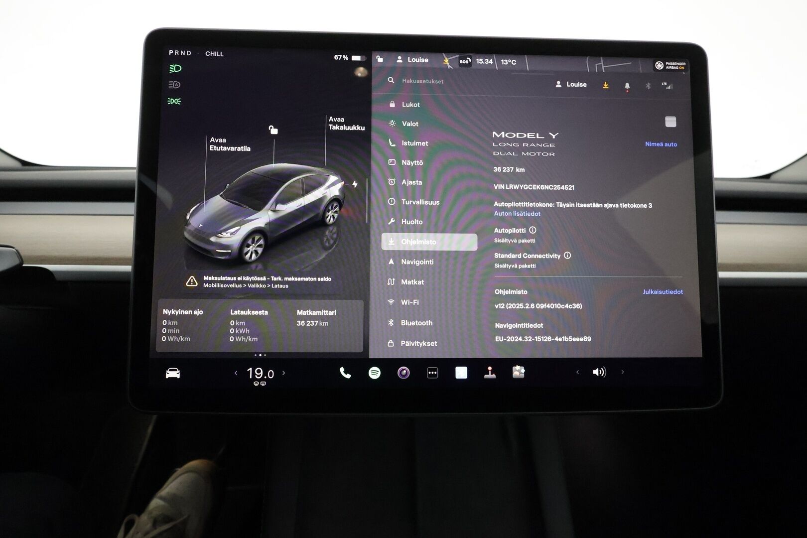TESLA MODEL Y 2022 Long Range AWD **Lasikatto / Lämpöpumppu / Koukku / Adapt.Vakkari / Matrix-LED / Navi / Kaistavahti** - 3,99 % KORKOTARJOUS TÄHÄN AUTOON - P. Kamera / Premium Audio / q1Nahkaverhoilu / KeylessGO / 2x Renkaat