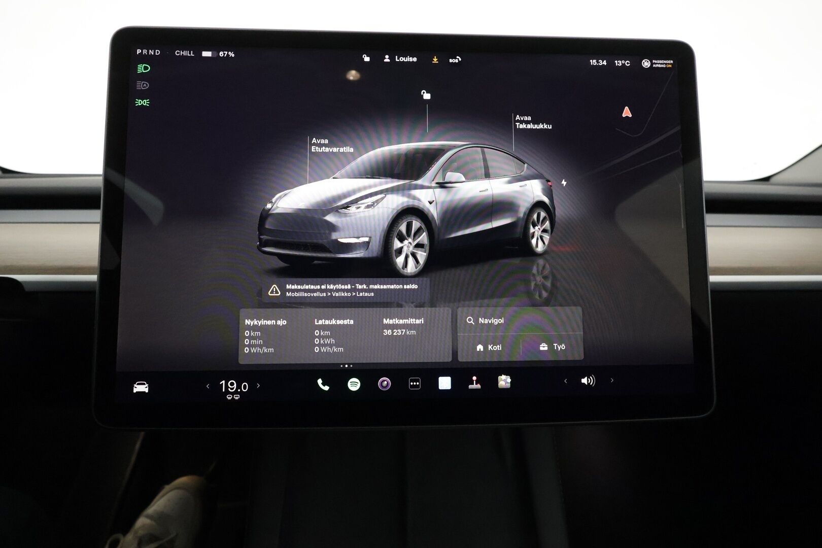 TESLA MODEL Y 2022 Long Range AWD **Lasikatto / Lämpöpumppu / Koukku / Adapt.Vakkari / Matrix-LED / Navi / Kaistavahti** - 3,99 % KORKOTARJOUS TÄHÄN AUTOON - P. Kamera / Premium Audio / q1Nahkaverhoilu / KeylessGO / 2x Renkaat