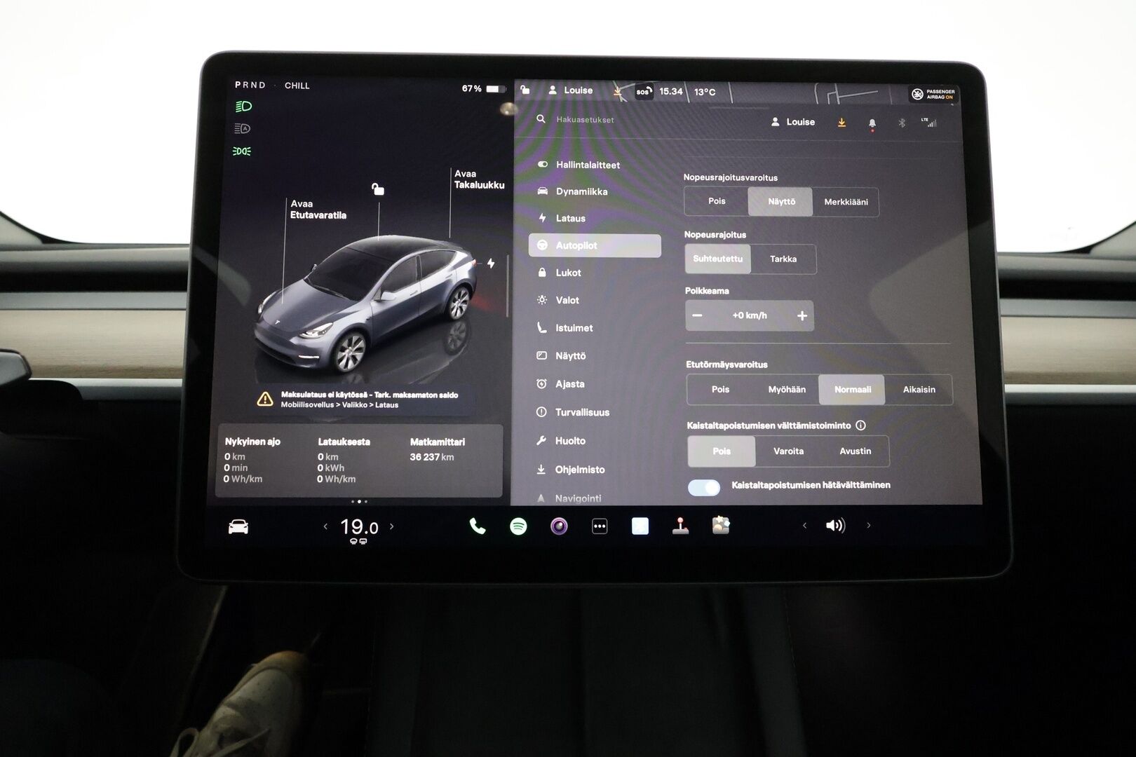 TESLA MODEL Y 2022 Long Range AWD **Lasikatto / Lämpöpumppu / Koukku / Adapt.Vakkari / Matrix-LED / Navi / Kaistavahti** - 3,99 % KORKOTARJOUS TÄHÄN AUTOON - P. Kamera / Premium Audio / q1Nahkaverhoilu / KeylessGO / 2x Renkaat