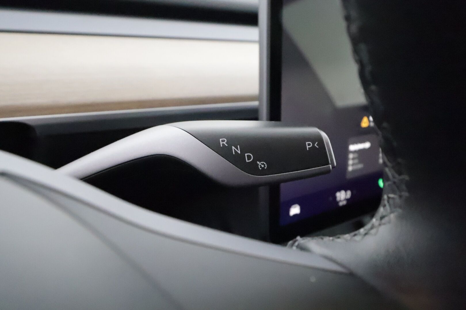 TESLA MODEL Y 2022 Long Range AWD **Lasikatto / Lämpöpumppu / Koukku / Adapt.Vakkari / Matrix-LED / Navi / Kaistavahti** - 3,99 % KORKOTARJOUS TÄHÄN AUTOON - P. Kamera / Premium Audio / q1Nahkaverhoilu / KeylessGO / 2x Renkaat