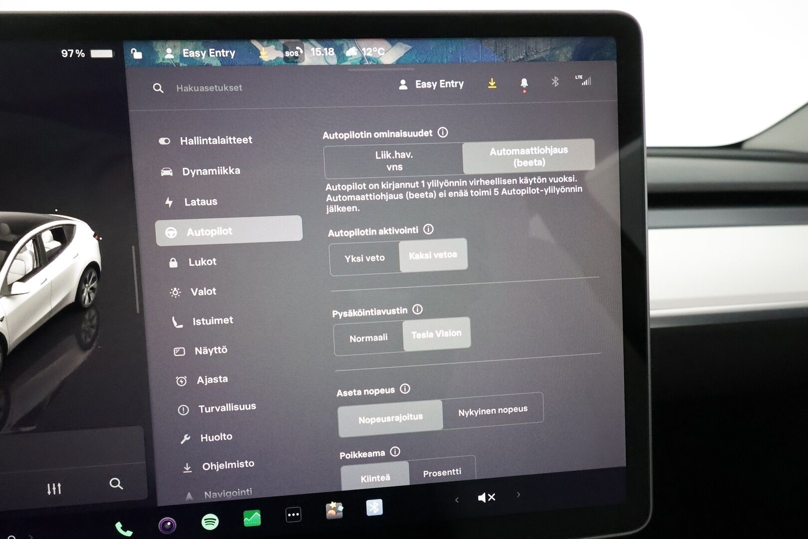 TESLA MODEL Y 2022 Long Range AMD Ryzen **Lasikatto / Lämpöpumppu / Adapt.Vakkari / Matrix-LED / P. Kamera / Navi / Kaistavahti** - 3,99 % KORKOTARJOUS TÄHÄN AUTOON - Valkoinen Nahkaverhoilu / KeylessGO / 2x Latauskaapelit / 2x Renkaat