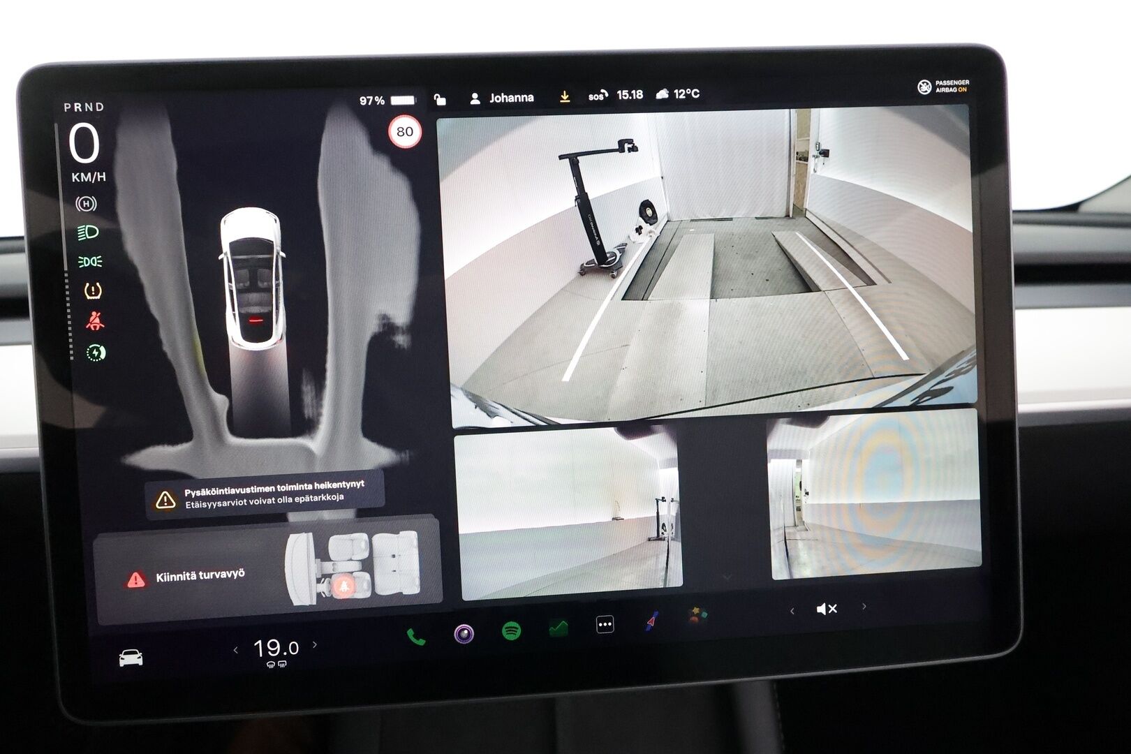TESLA MODEL Y 2022 Long Range AMD Ryzen **Lasikatto / Lämpöpumppu / Adapt.Vakkari / Matrix-LED / P. Kamera / Navi / Kaistavahti** - 3,99 % KORKOTARJOUS TÄHÄN AUTOON - Valkoinen Nahkaverhoilu / KeylessGO / 2x Latauskaapelit / 2x Renkaat