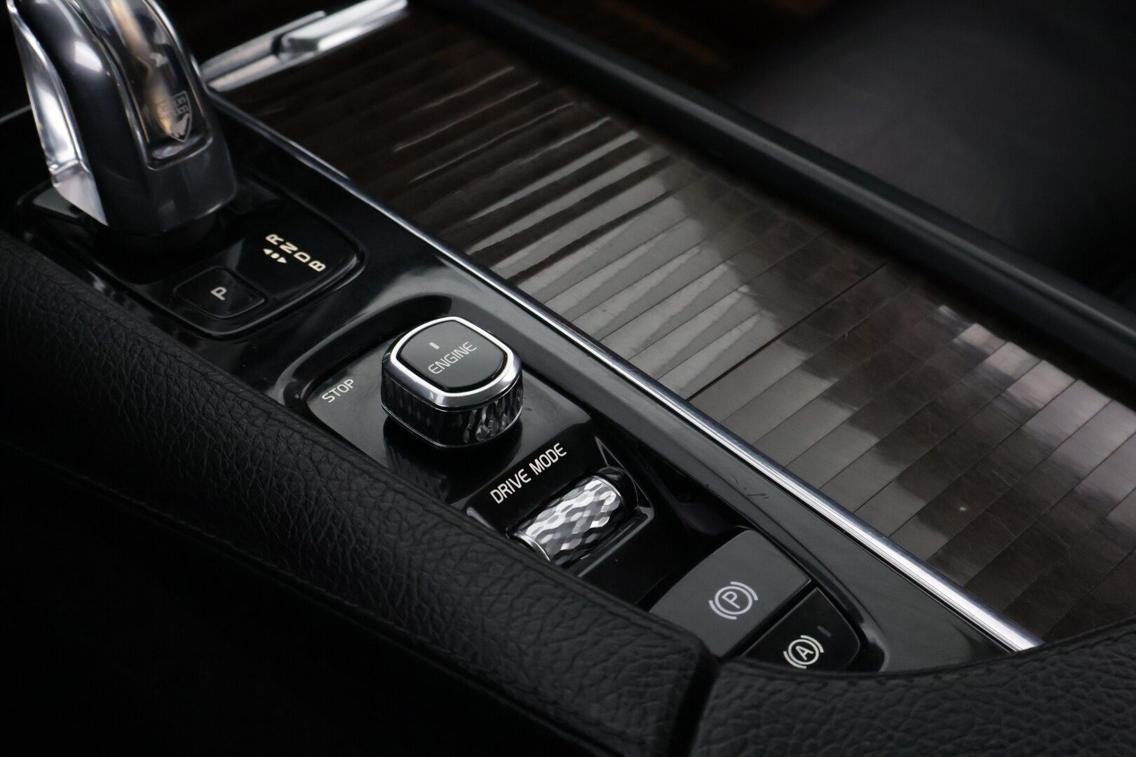 Volvo XC90 2016 T8 Twin Engine AWD Inscription aut - YritysOutlet - Myydään vain yrityksille