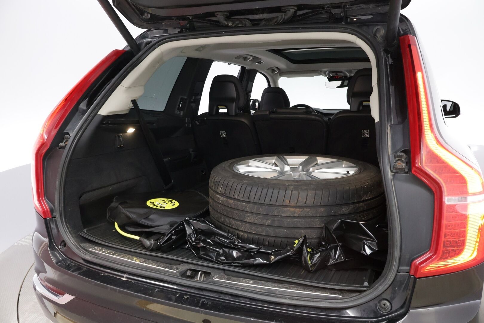 Volvo XC90 2016 T8 Twin Engine AWD Inscription aut - YritysOutlet - Myydään vain yrityksille - – Tämä auto myydään YritysOutlet -valikoimasta vain yritykselle