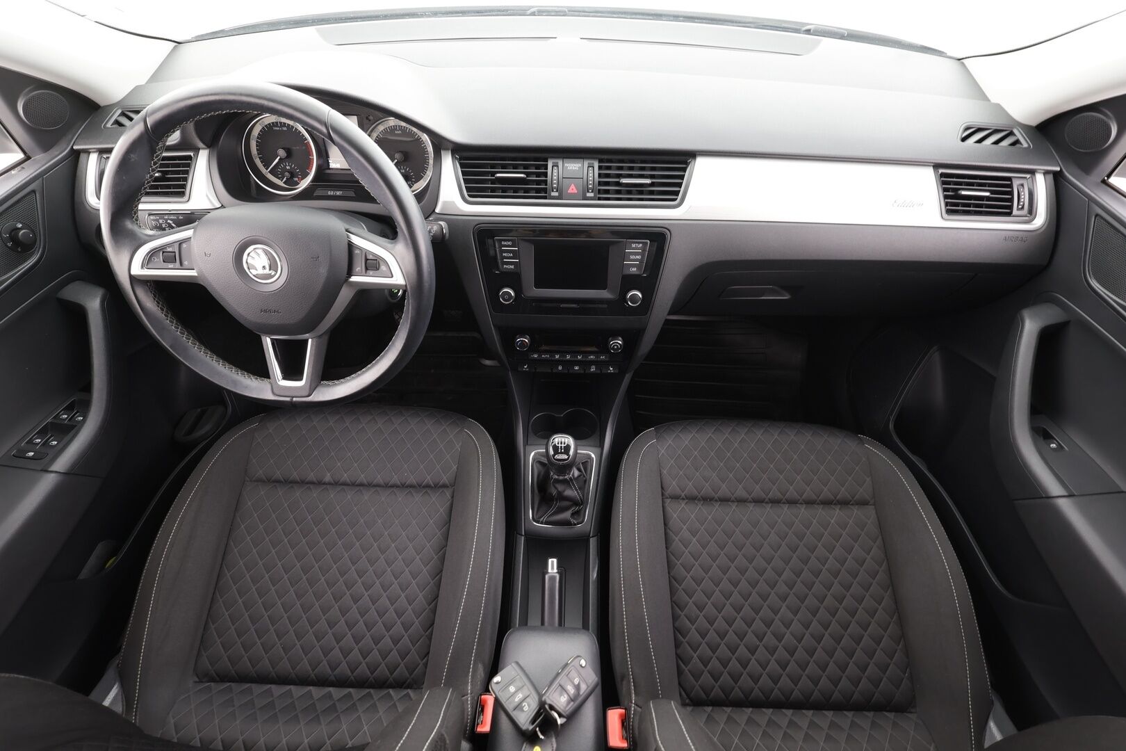 Skoda Rapid 2016 Spaceback 1,2 TSI 90 Edition * Vakkari / Lohko / P.Tutka / Bluetooth / Autom.ilmastointi * - Suomi-auto / Kahdet renkaat aluvanteilla - HULLUT AVAJAISHULINAT KORKOTARJOUS 3,29 %