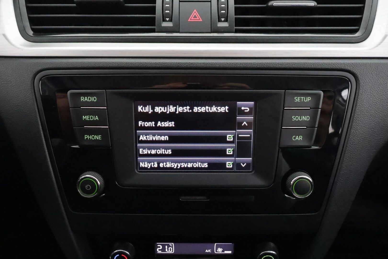 Skoda Rapid 2016 Spaceback 1,2 TSI 90 Edition * Vakkari / Lohko / P.Tutka / Bluetooth / Autom.ilmastointi * - Suomi-auto / Kahdet renkaat aluvanteilla - HULLUT AVAJAISHULINAT KORKOTARJOUS 3,29 %