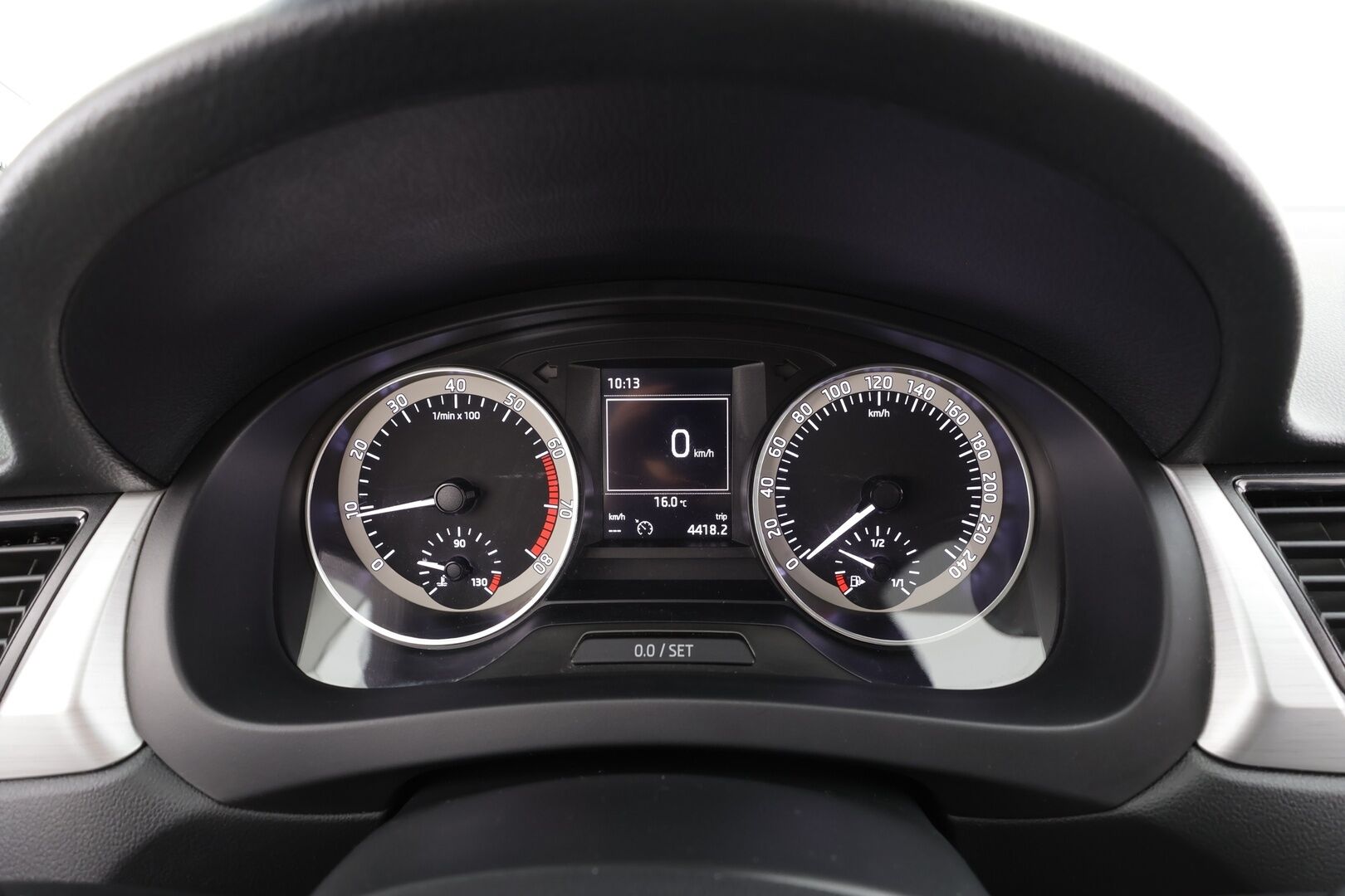 Skoda Rapid 2016 Spaceback 1,2 TSI 90 Edition * Vakkari / Lohko / P.Tutka / Bluetooth / Autom.ilmastointi * - Suomi-auto / Kahdet renkaat aluvanteilla - HULLUT AVAJAISHULINAT KORKOTARJOUS 3,29 %