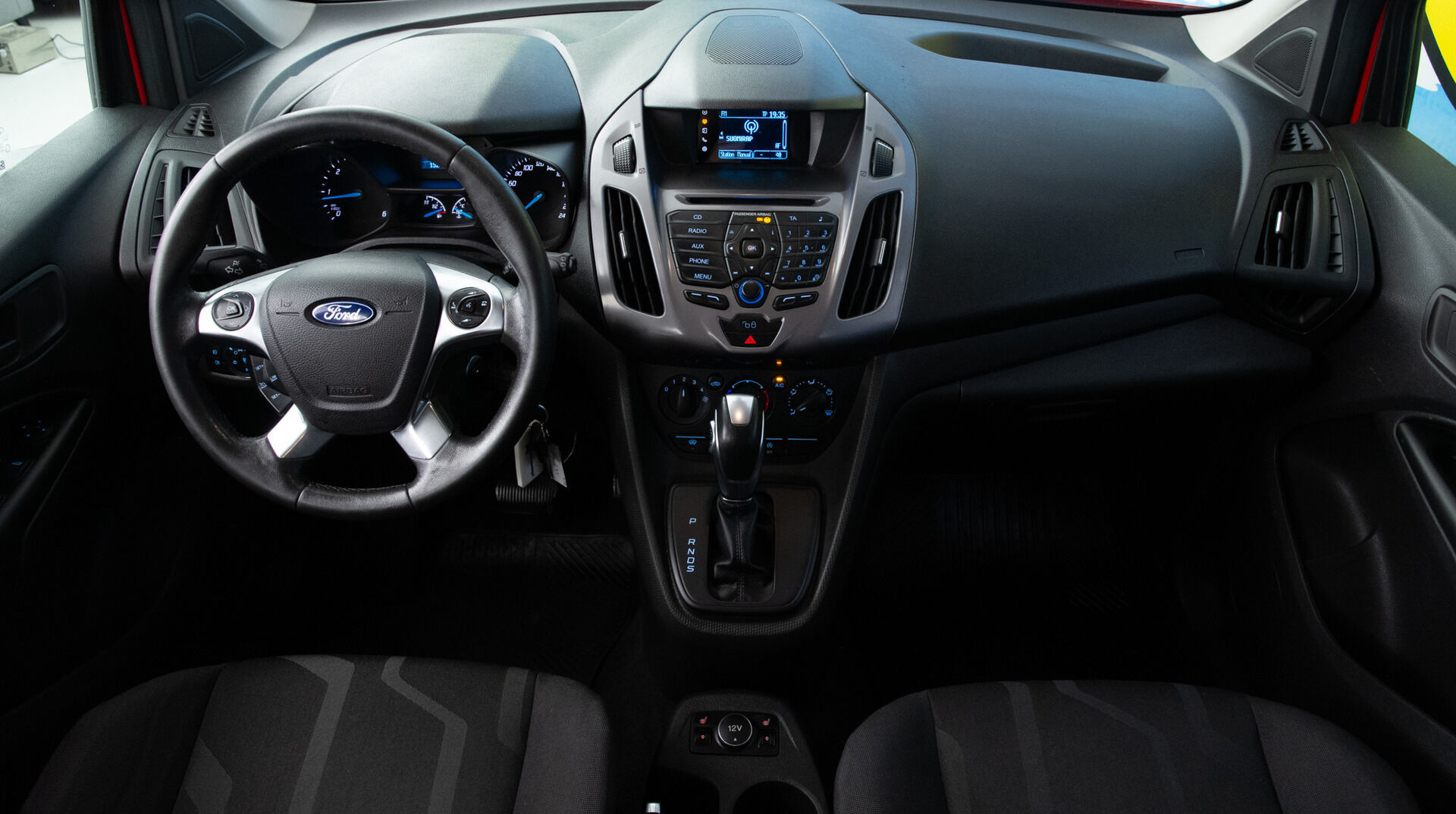 Ford Grand Tourneo Connect 2016 1,5 TDCi 120 hv PowerShift A6 Trend *Webasto / Koukku / Lämmitettävä lasi / Bluetooth* - Suomi-auto / Kahdet renkaat - HULLU BLACKWEEK KORKOTARJOUS 2,49%