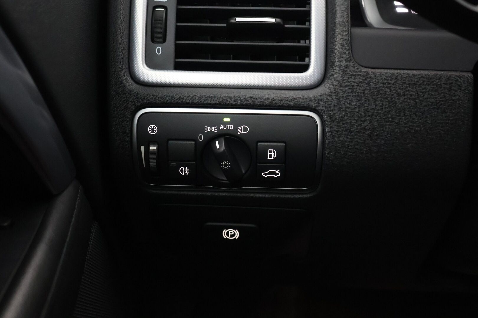 Volvo V70 2016 D4 Classic aut | YritysOutlet - Myydään vain yrityksille - Suomi-auto | Adapt. Vak | Webasto | Digimittaristo | Tutkat | Lämmitettävä tuulilasi | Kattava huoltohistoria | YritysOutlet - Myydään vain yrityksille