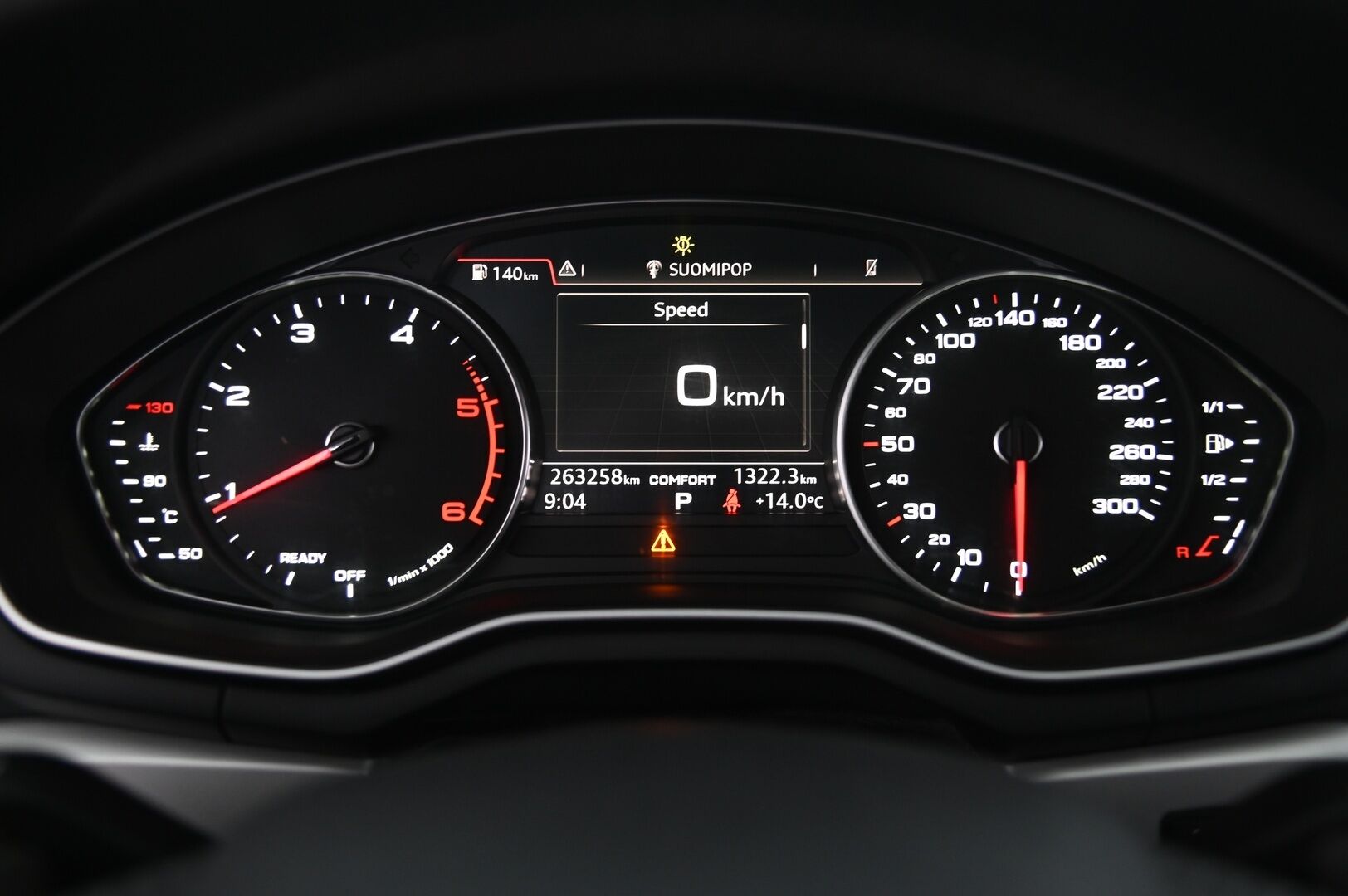 Audi A4 2016 Avant First Edition Business 2,0 TDI 140 kW quattro S tronic - Lohko | Vetokoukku | Sporttipenkit | Vakionopeudensäädin | Led-Valot | Peruutustutka | Bt-audio | Sähkökontti | Suomi-auto | 2xrenkaat alumiinivanteilla - KORKO VAIN 3,99 %