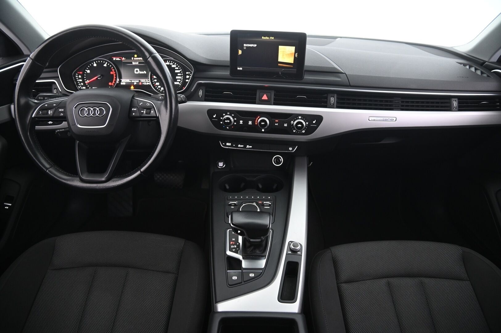 Audi A4 2016 Avant First Edition Business 2,0 TDI 140 kW quattro S tronic - Lohko | Vetokoukku | Sporttipenkit | Vakionopeudensäädin | Led-Valot | Peruutustutka | Bt-audio | Sähkökontti | Suomi-auto | 2xrenkaat alumiinivanteilla - KORKO VAIN 3,99 %
