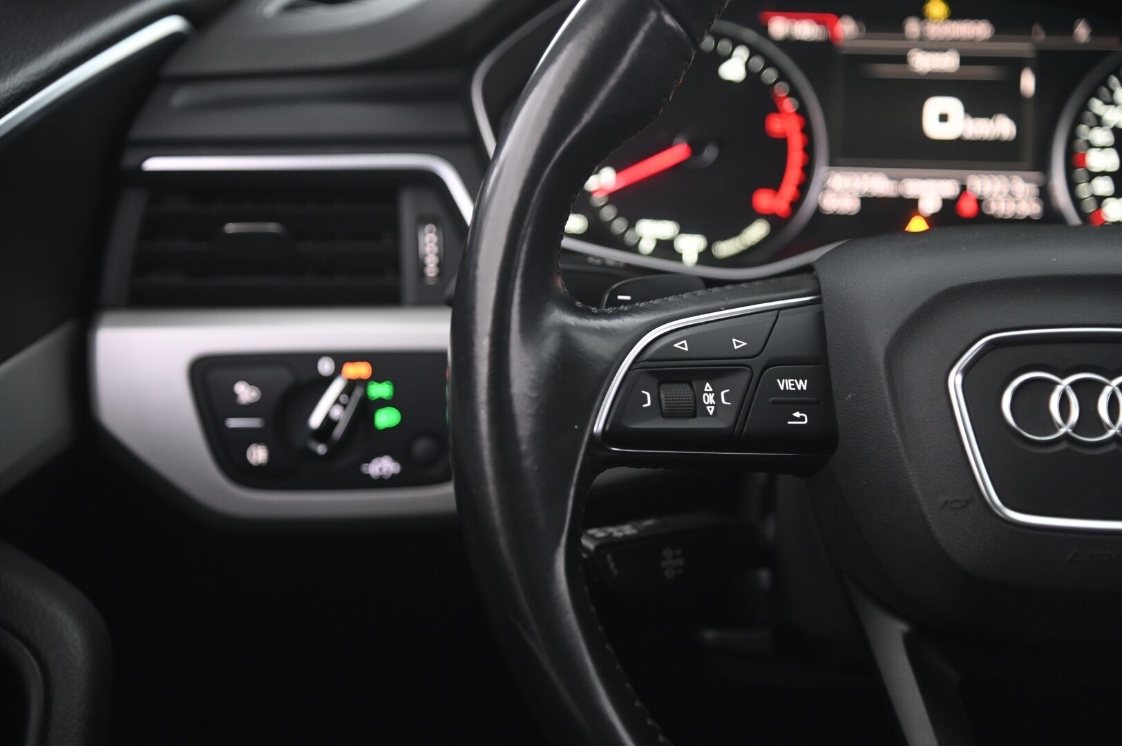 Audi A4 2016 Avant First Edition Business 2,0 TDI 140 kW quattro S tronic - Lohko | Vetokoukku | Sporttipenkit | Vakionopeudensäädin | Led-Valot | Peruutustutka | Bt-audio | Sähkökontti | Suomi-auto | 2xrenkaat alumiinivanteilla - KORKO VAIN 3,99 %