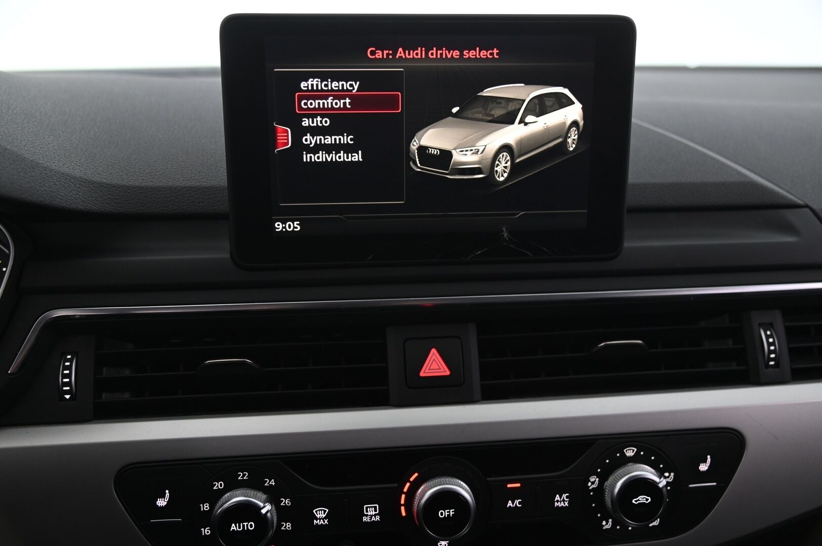 Audi A4 2016 Avant First Edition Business 2,0 TDI 140 kW quattro S tronic - Lohko | Vetokoukku | Sporttipenkit | Vakionopeudensäädin | Led-Valot | Peruutustutka | Bt-audio | Sähkökontti | Suomi-auto | 2xrenkaat alumiinivanteilla - KORKO VAIN 3,99 %