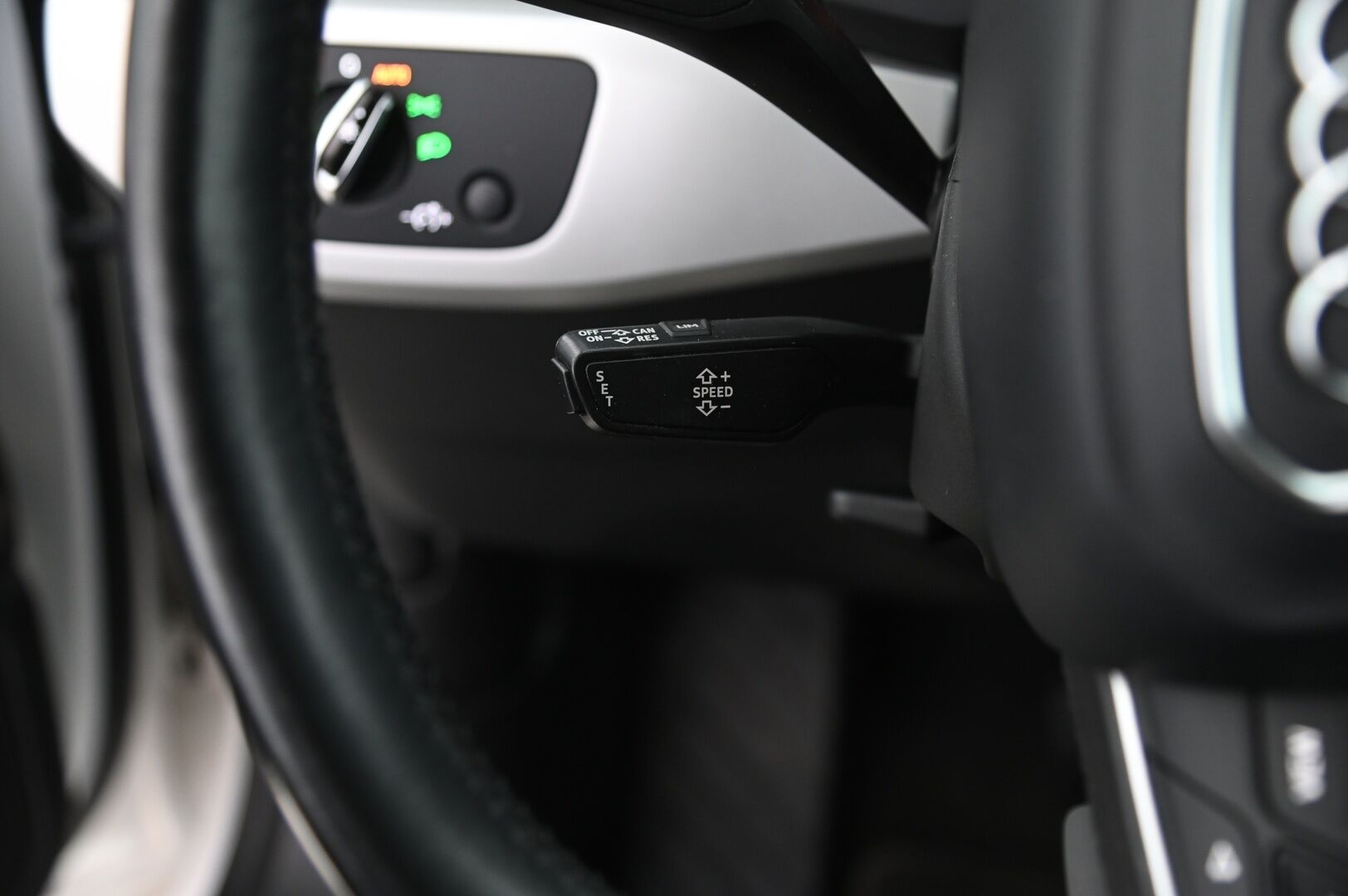 Audi A4 2016 Avant First Edition Business 2,0 TDI 140 kW quattro S tronic - Lohko | Vetokoukku | Sporttipenkit | Vakionopeudensäädin | Led-Valot | Peruutustutka | Bt-audio | Sähkökontti | Suomi-auto | 2xrenkaat alumiinivanteilla - KORKO VAIN 3,99 %