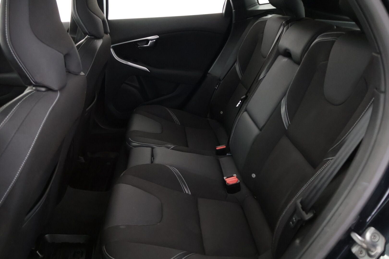 Volvo V40 2016 D2 Business aut - | Navi | LED | 2x renkaat | Lisälämmitin ajastimella | Tutka takana | Suomi-auto | Vakionopeudensäädin | 