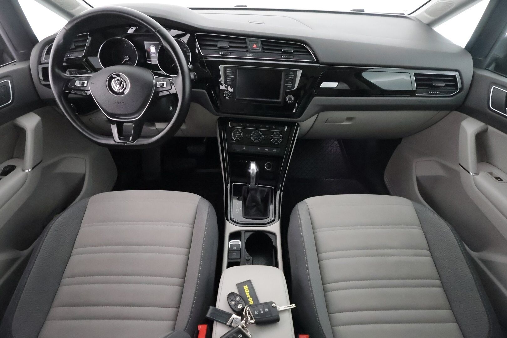 Volkswagen Touran 2016 Highline 1,4 TSI 110 kW DSG-autom. **Istuimet-7 / Panorama / Adapt.Vakkari / Webasto / LED-valot / P. tutkat / Navi** - Apple&Android / 2x Renkaat