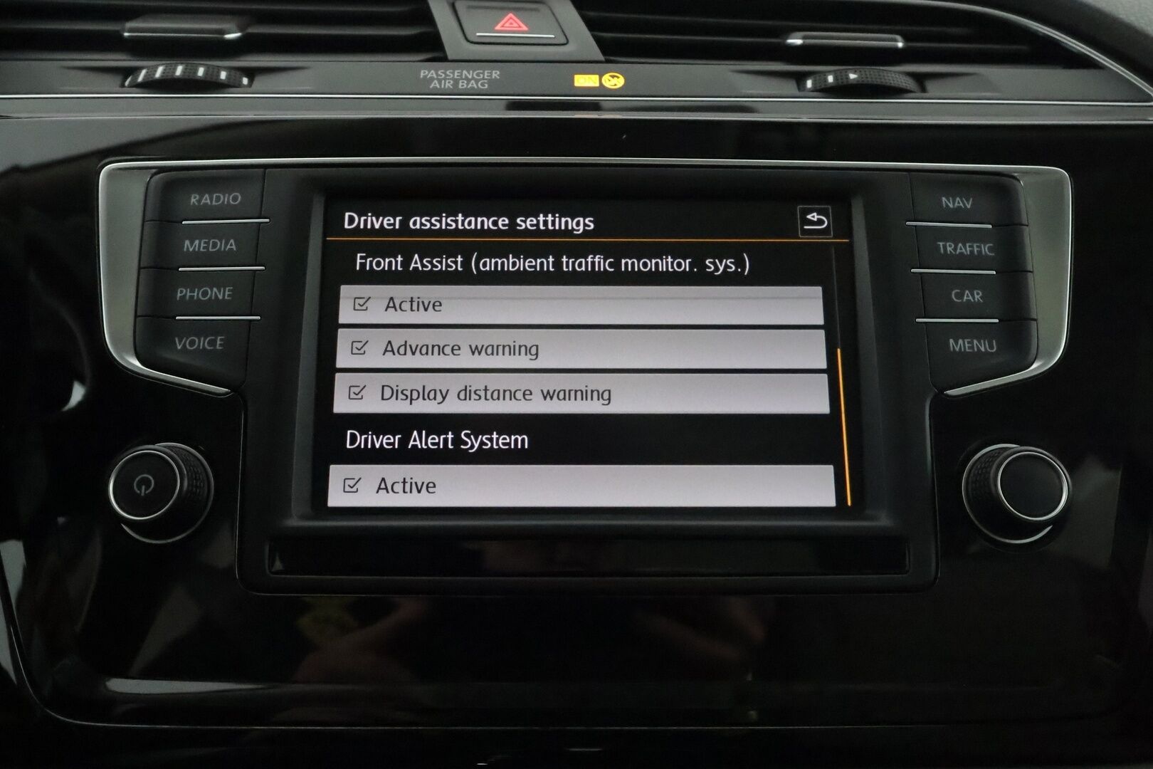 Volkswagen Touran 2016 Highline 1,4 TSI 110 kW DSG-autom. **Istuimet-7 / Panorama / Adapt.Vakkari / Webasto / LED-valot / P. tutkat / Navi** - Apple&Android / 2x Renkaat