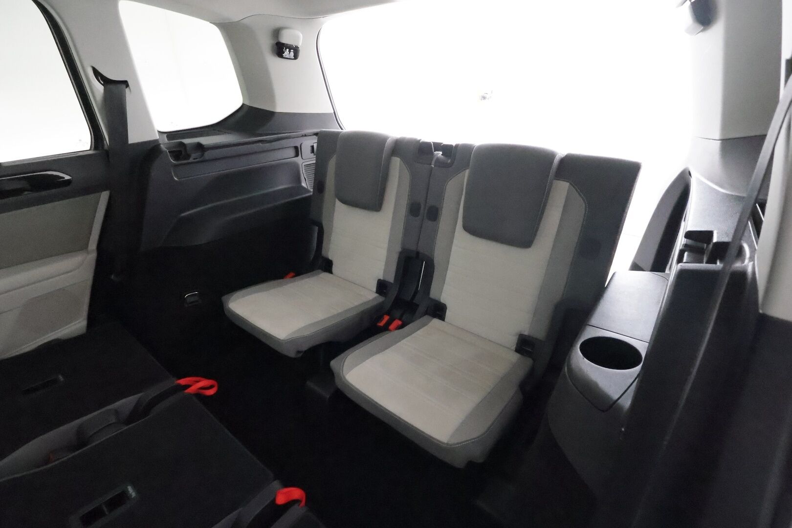 Volkswagen Touran 2016 Highline 1,4 TSI 110 kW DSG-autom. **Istuimet-7 / Panorama / Adapt.Vakkari / Webasto / LED-valot / P. tutkat / Navi** - Apple&Android / 2x Renkaat