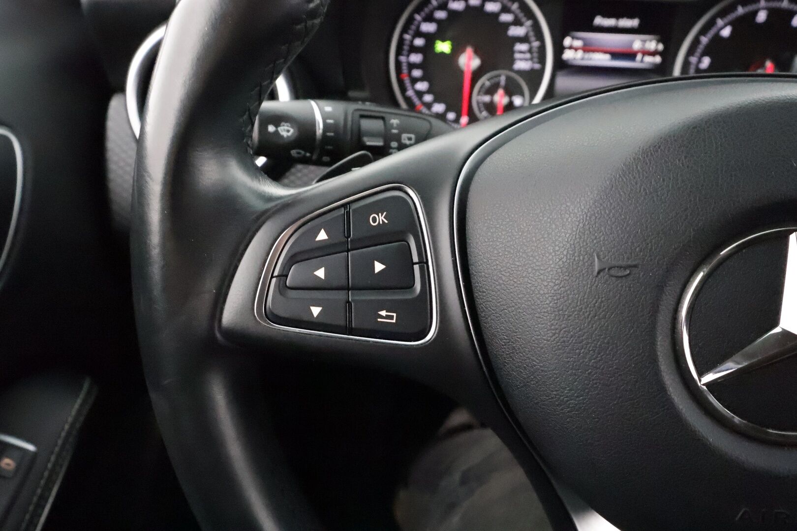 Mercedes-Benz A 2016 160 A Launch Edition * Webasto / Vakkari / LED-High Performance / P.Kamera / Sportpenkit / Bluetooth * - Suomi-auto / Kahdet renkaat - HULLU BLACKWEEK KORKOTARJOUS 2,49%