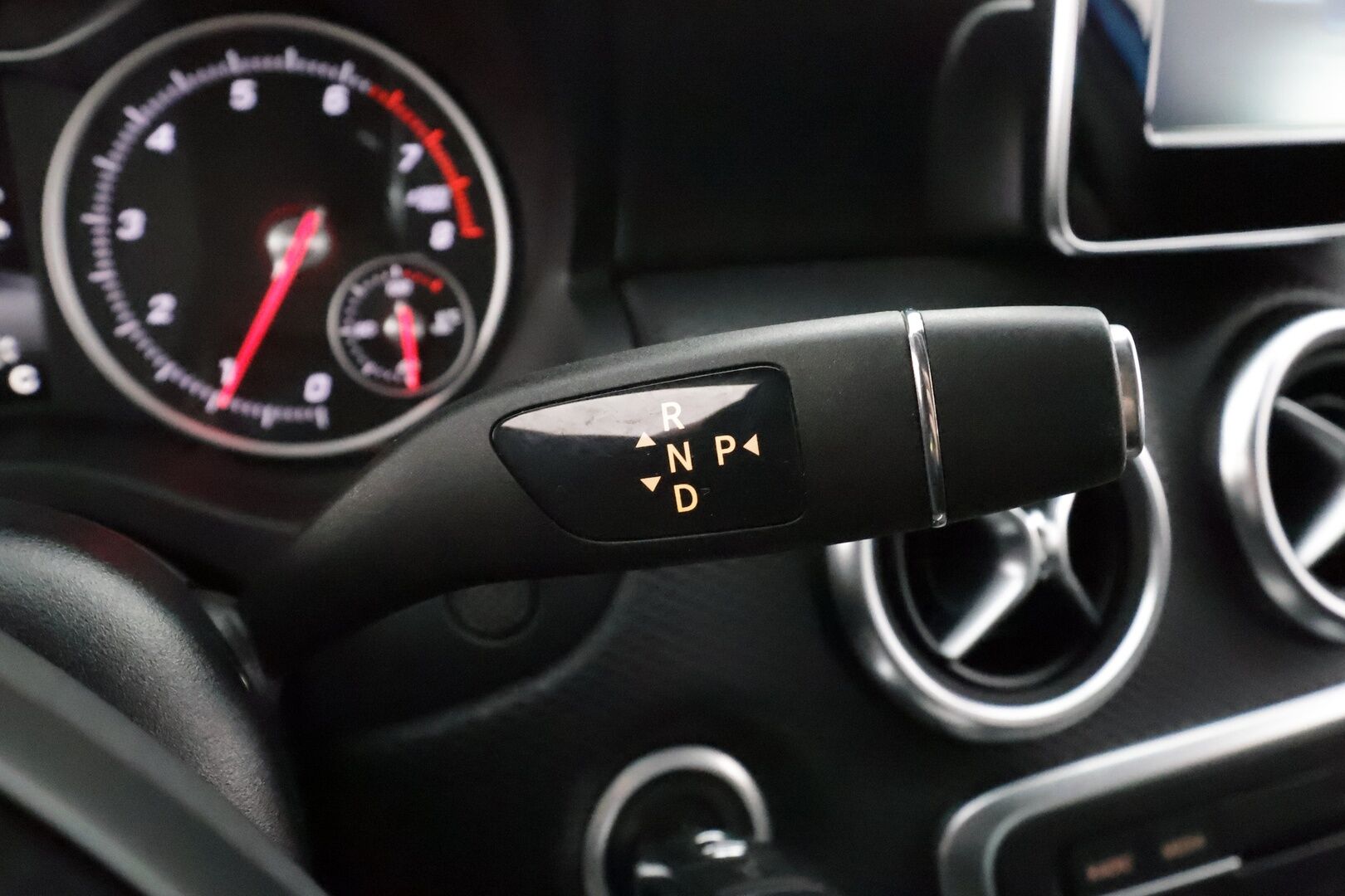 Mercedes-Benz A 2016 160 A Launch Edition * Webasto / Vakkari / LED-High Performance / P.Kamera / Sportpenkit / Bluetooth * - Suomi-auto / Kahdet renkaat - HULLU BLACKWEEK KORKOTARJOUS 2,49%