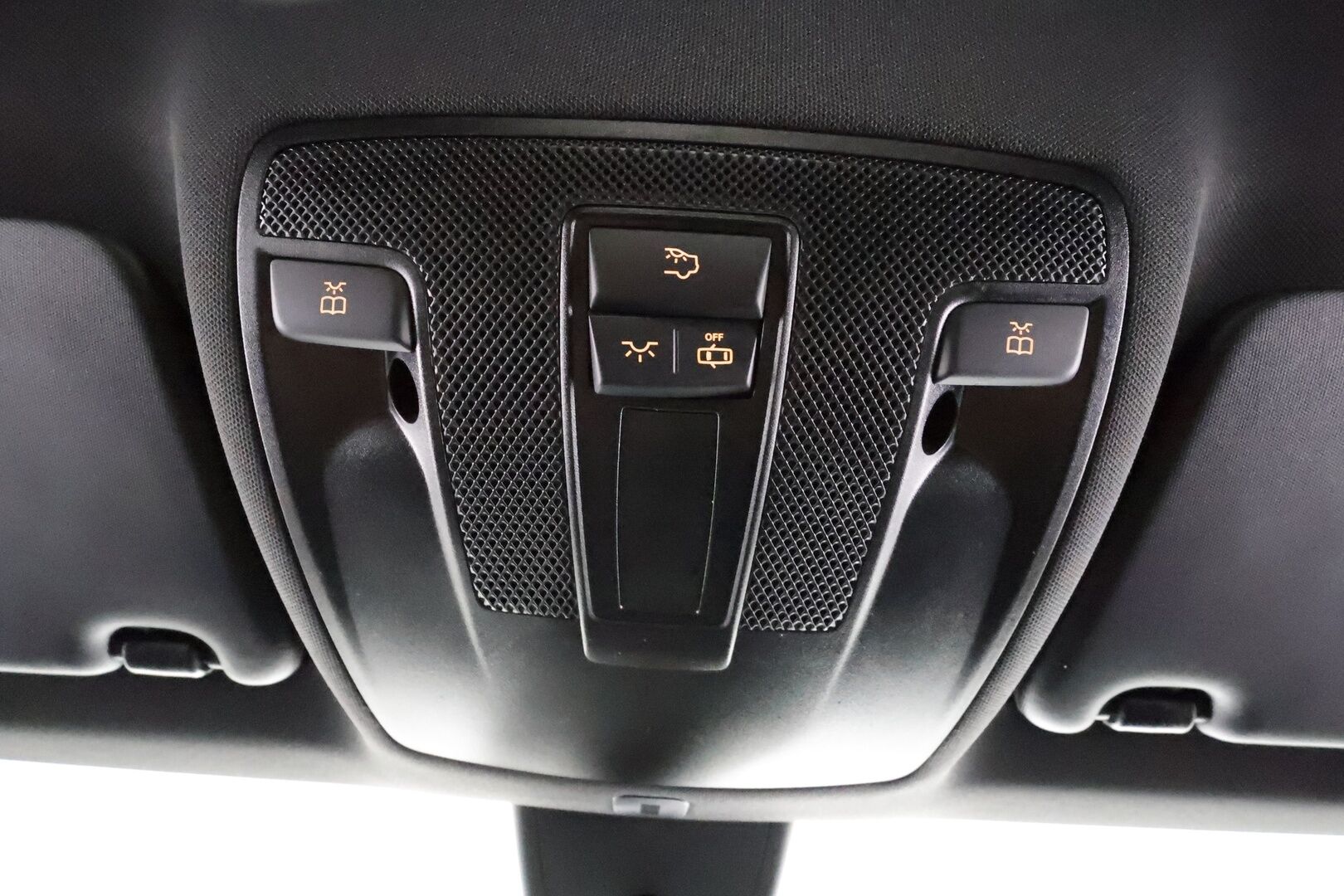 Mercedes-Benz A 2016 160 A Launch Edition * Webasto / Vakkari / LED-High Performance / P.Kamera / Sportpenkit / Bluetooth * - Erittäin siisti Suomiauto juuri katsastettuna kaksilla hyväkuntoisilla renkailla!