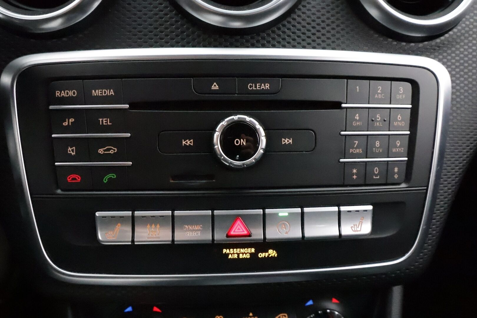 Mercedes-Benz A 2016 160 A Launch Edition * Webasto / Vakkari / LED-High Performance / P.Kamera / Sportpenkit / Bluetooth * - Suomi-auto / Kahdet renkaat - HULLU BLACKWEEK KORKOTARJOUS 2,49%