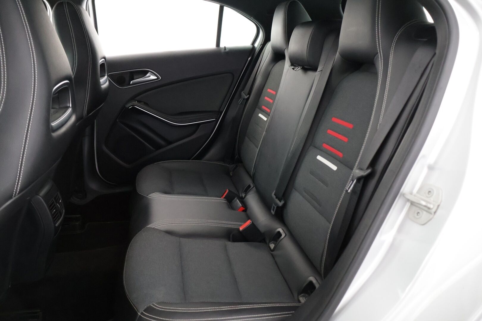 Mercedes-Benz A 2016 160 A Launch Edition - | P-Kamera | Vakkari | Sporttipenkit | Tutkat | 2x Renkaat | 