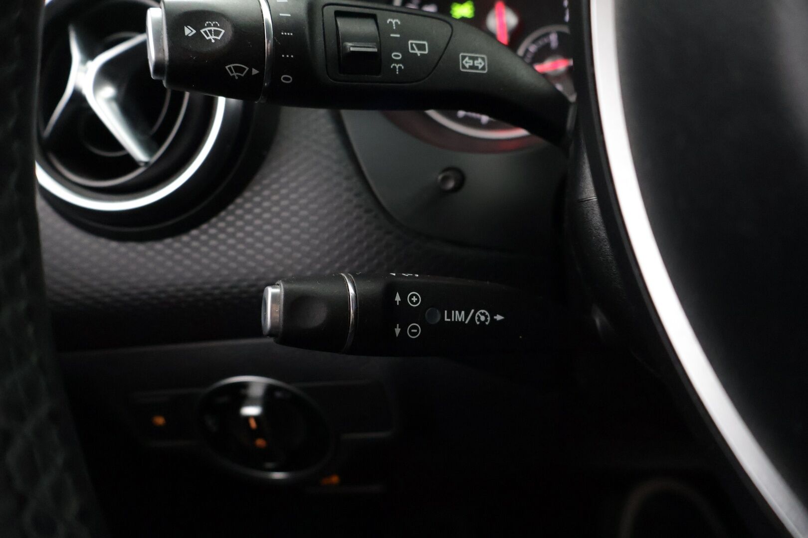 Mercedes-Benz A 2016 160 A Launch Edition - | P-Kamera | Vakkari | Sporttipenkit | Tutkat | 2x Renkaat | 